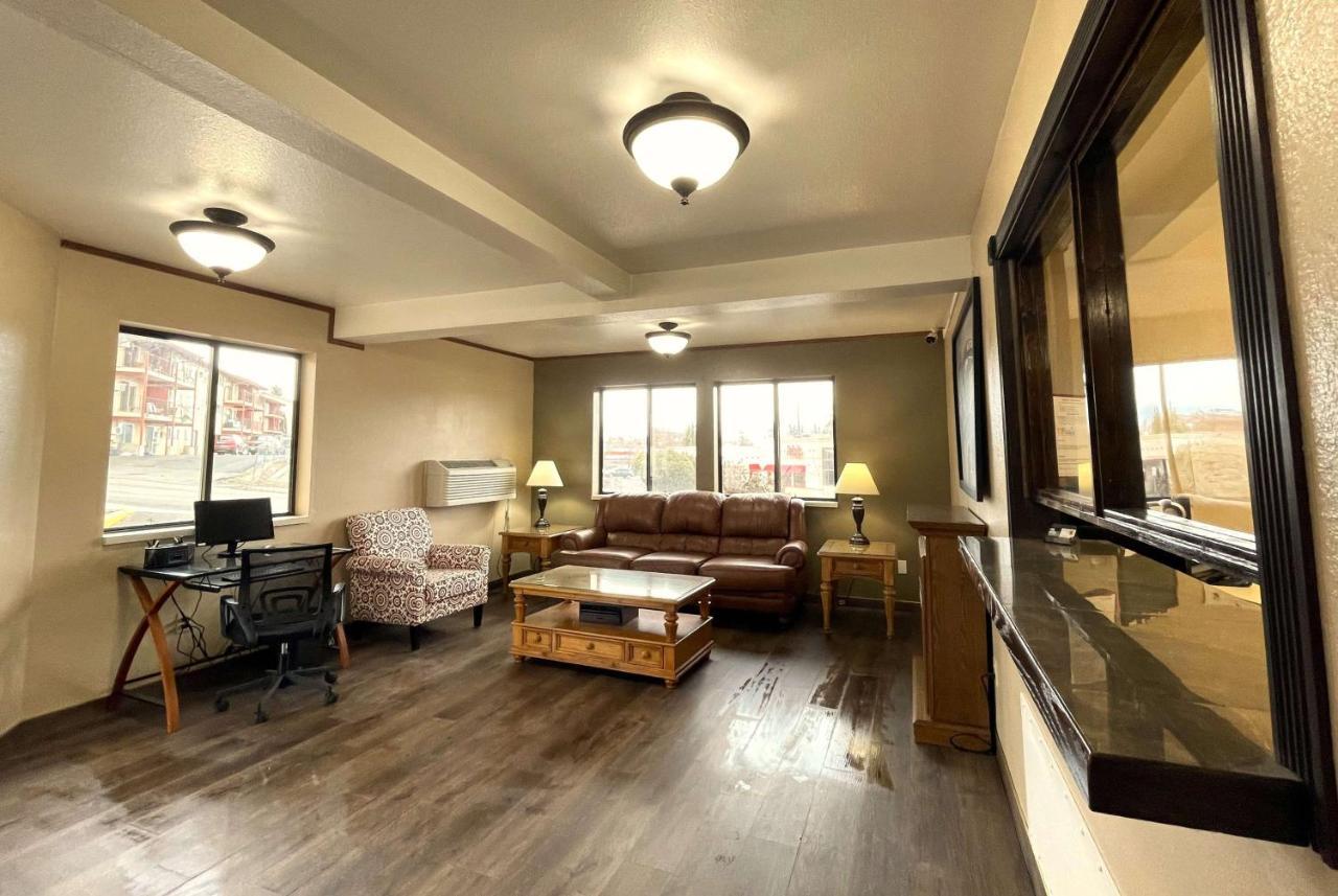 ซูเปอร์ 8 บาย วินด์แฮม มอสโคว์ Motel ภายนอก รูปภาพ